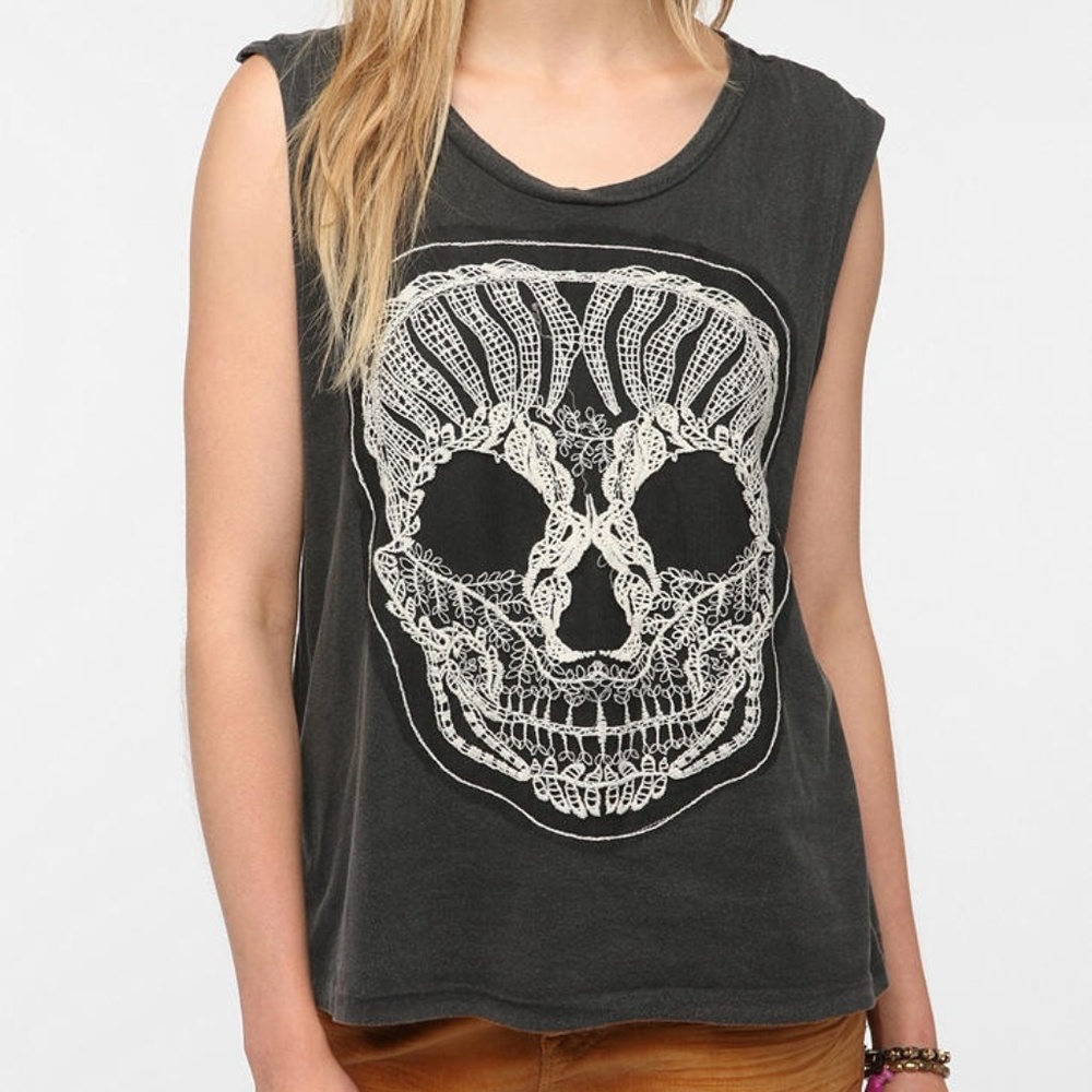Truly madly deeply skull muscle tee